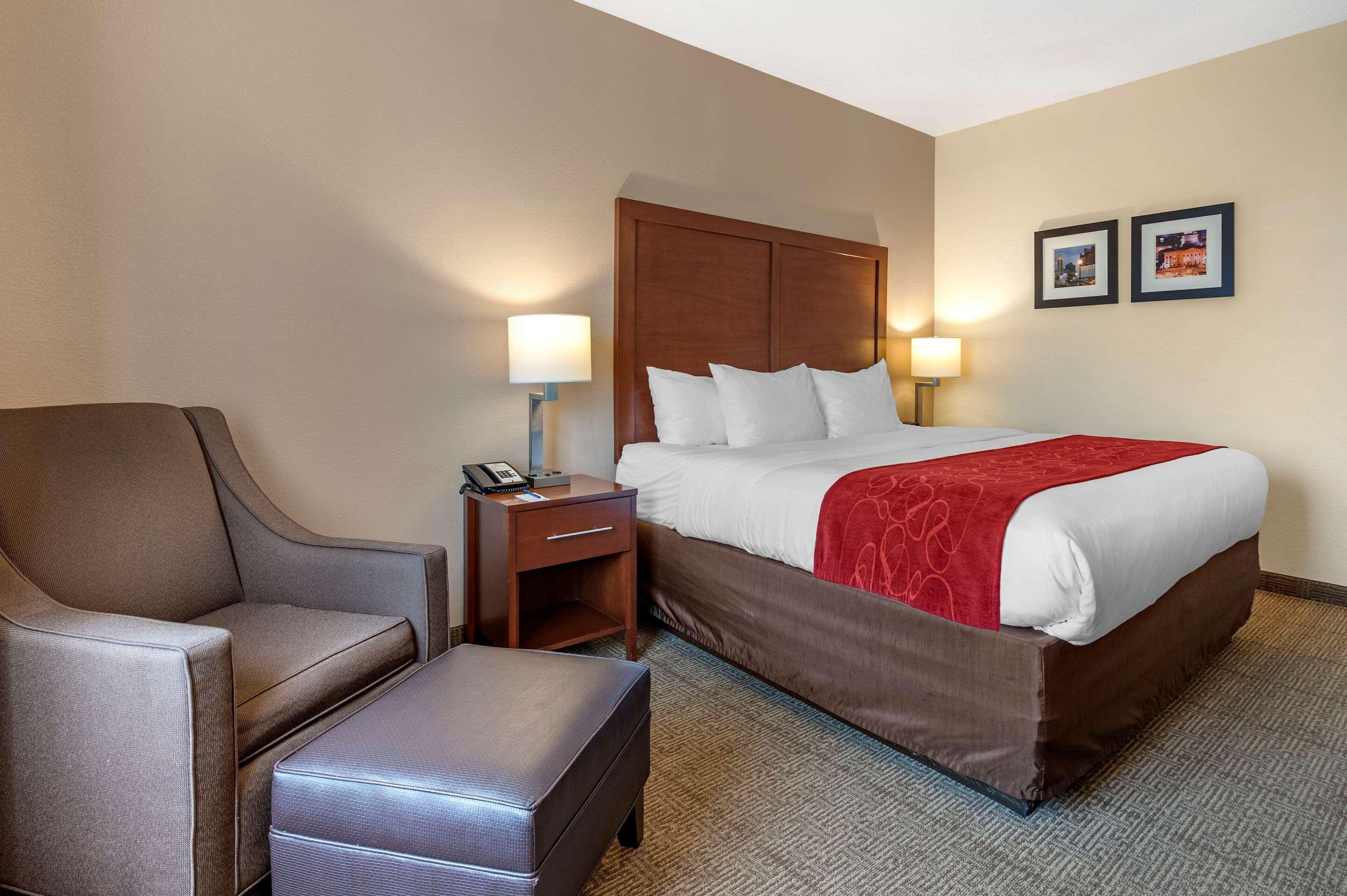 Comfort Suites Columbus West - Hilliard Bagian luar foto