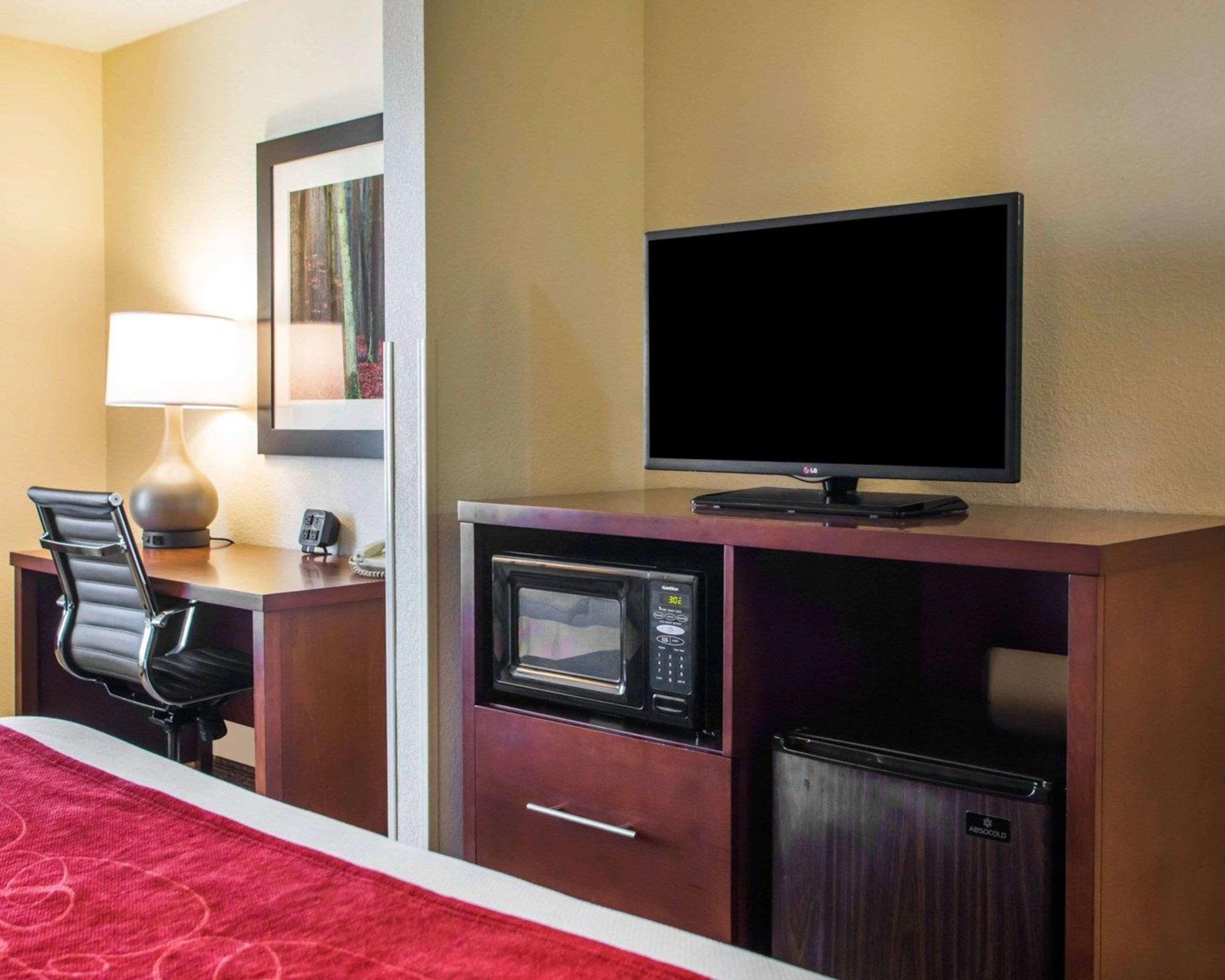 Comfort Suites Columbus West - Hilliard Bagian luar foto