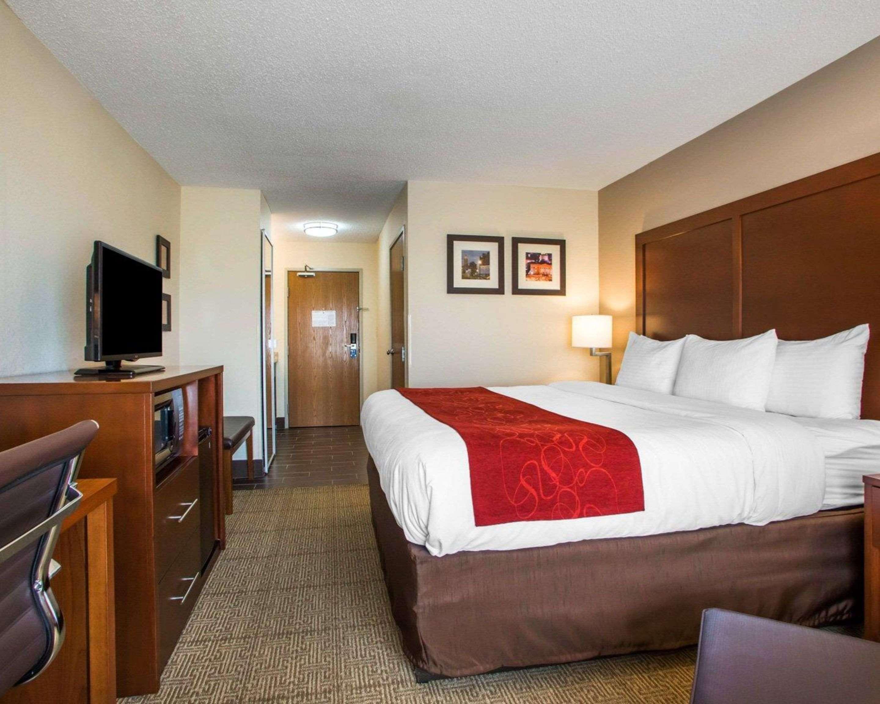 Comfort Suites Columbus West - Hilliard Bagian luar foto