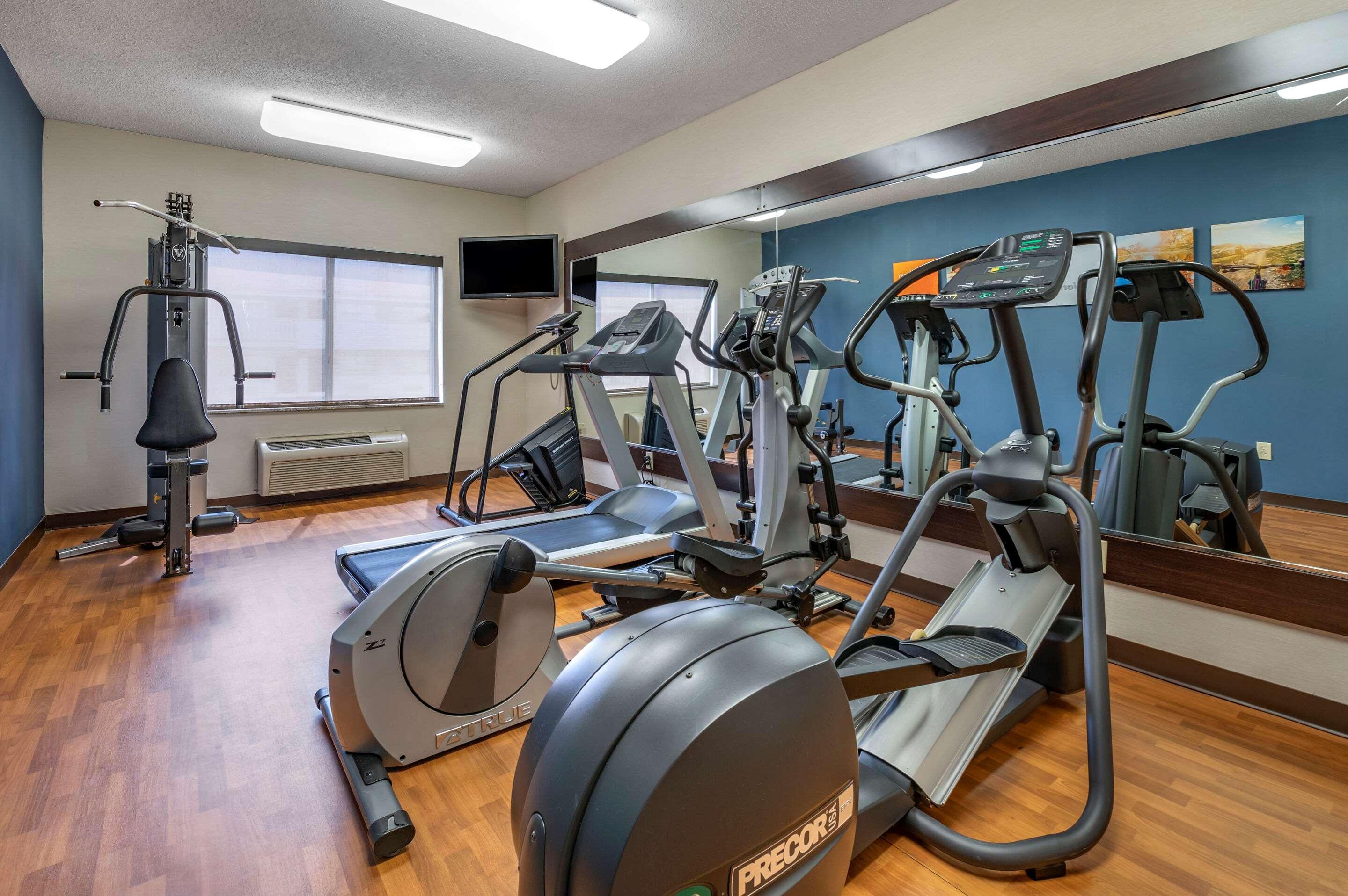 Comfort Suites Columbus West - Hilliard Bagian luar foto