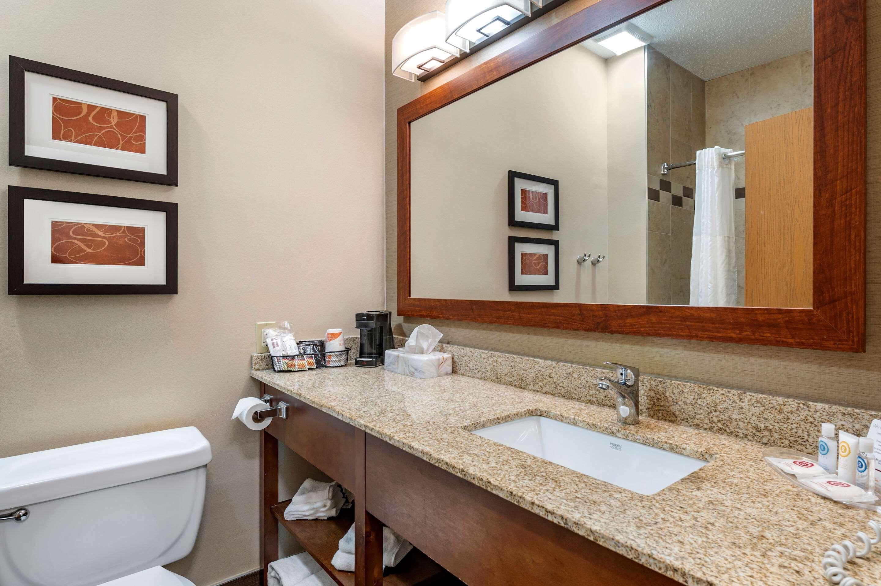 Comfort Suites Columbus West - Hilliard Bagian luar foto
