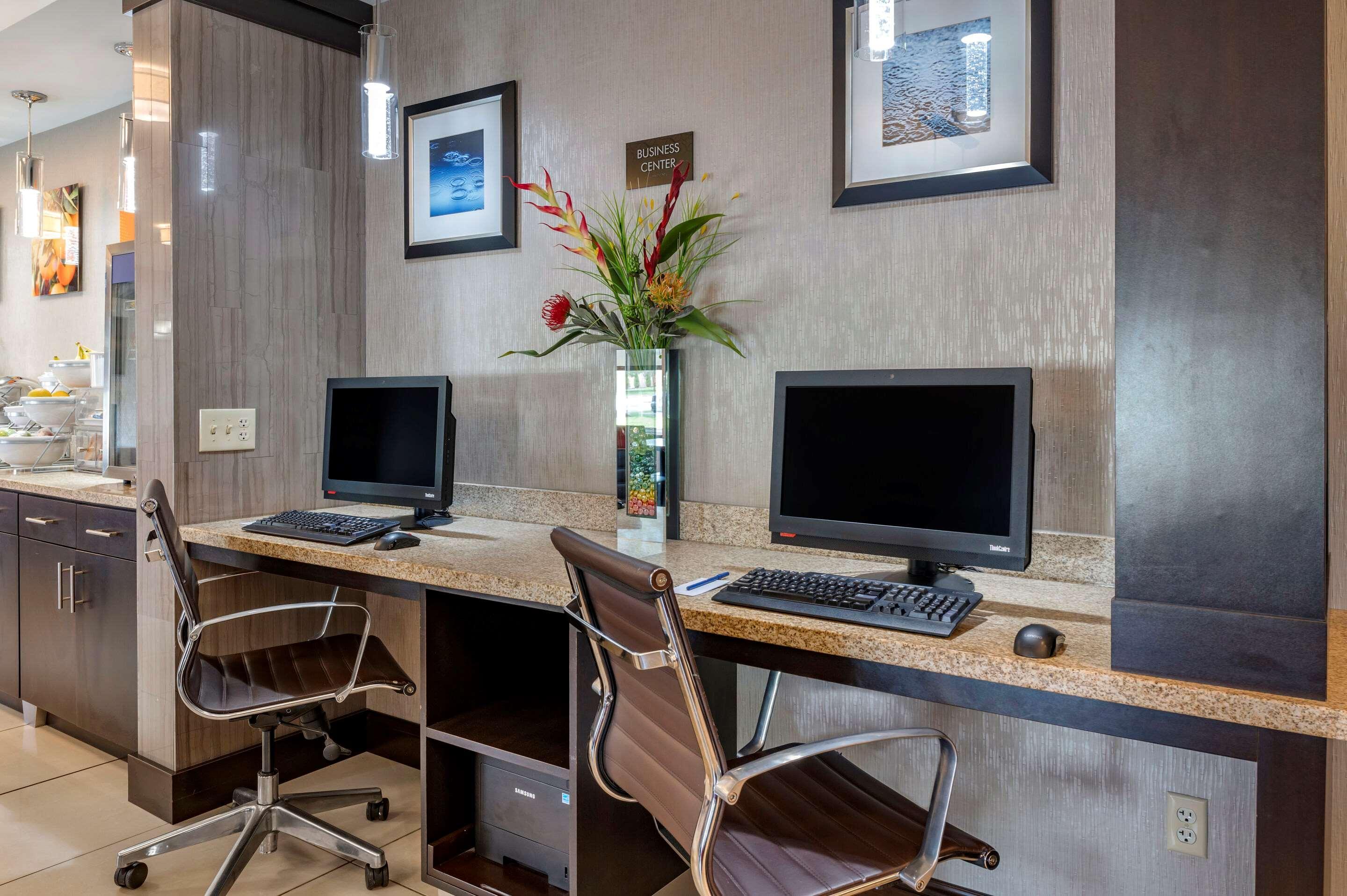 Comfort Suites Columbus West - Hilliard Bagian luar foto